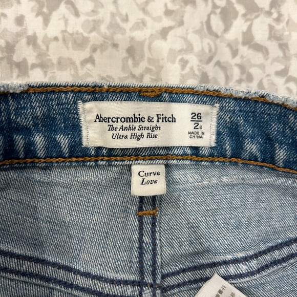Abercrombie and Fitch Curve Love Ankle Straight Ultra High Rise Jean - Picture 8 of 11